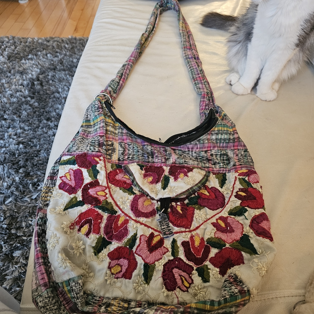 Floral Embroidered Women's Bag